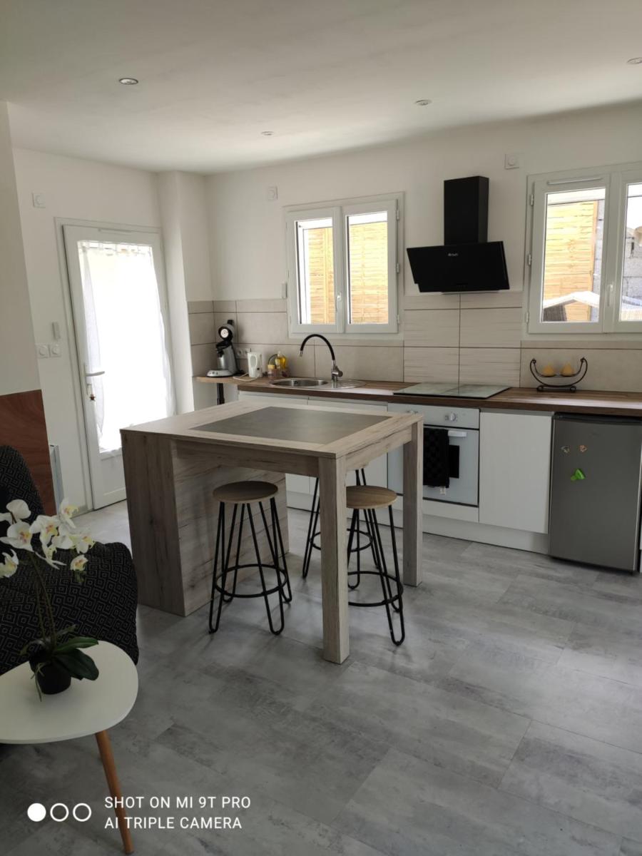 Petit chalet cocoon avec terrasse et terrain - Housity