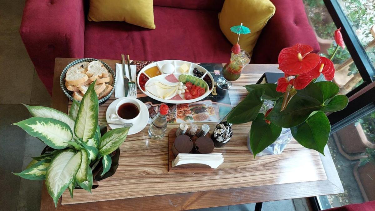 PARIS HOTEL CAFE RESTAURANT - Housity