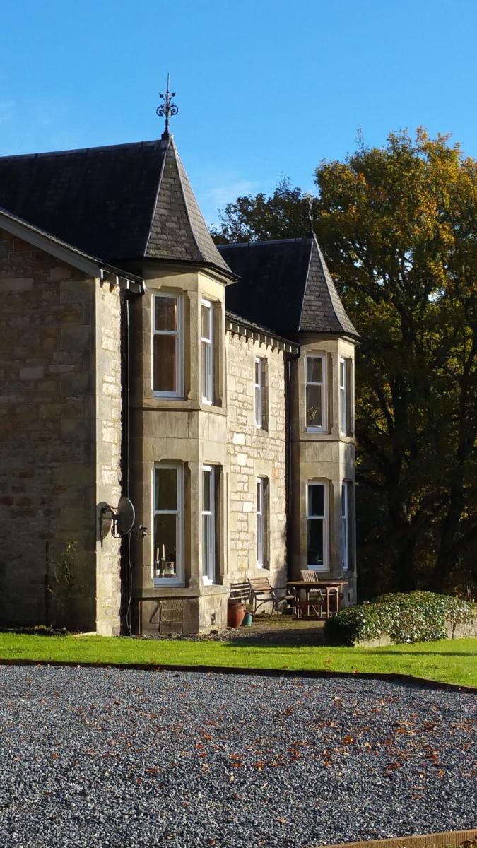 Woodburn ground-floor apartment in quiet setting in Pitlochry - Housity