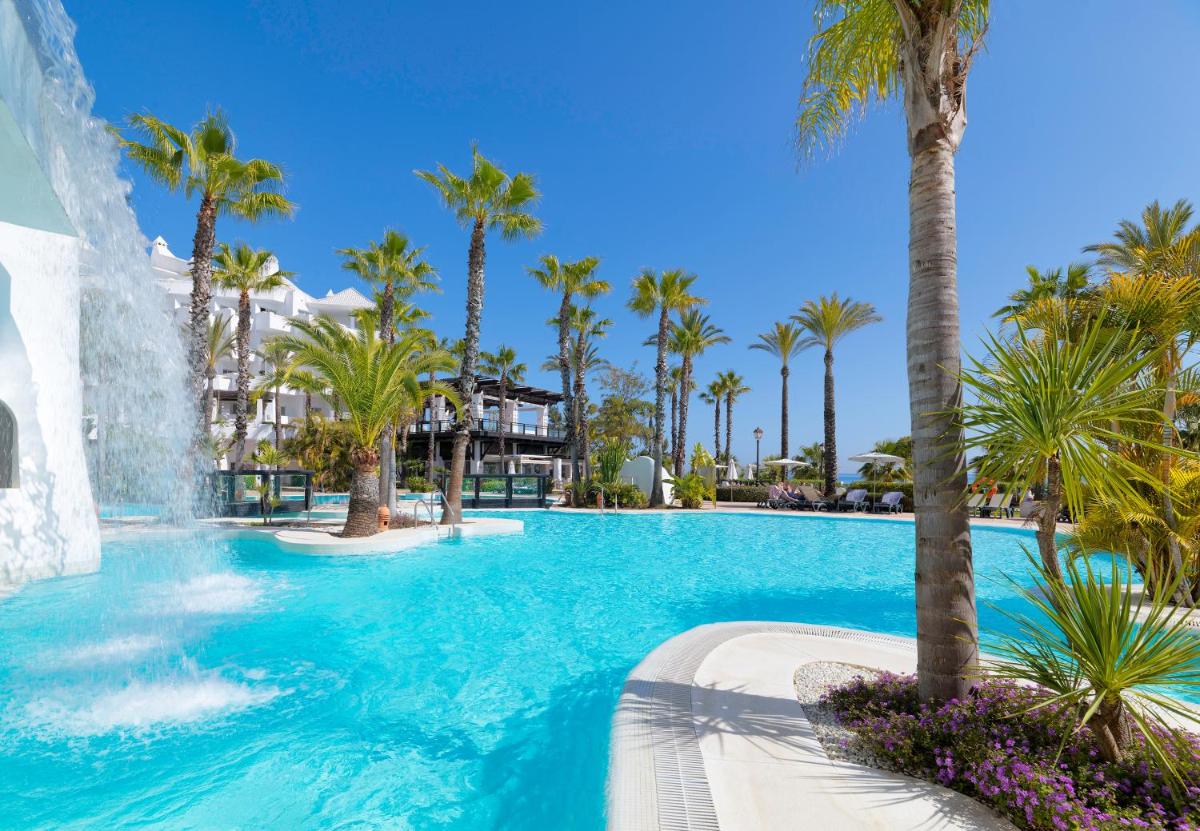 Piscina en o cerca de H10 Estepona Palace