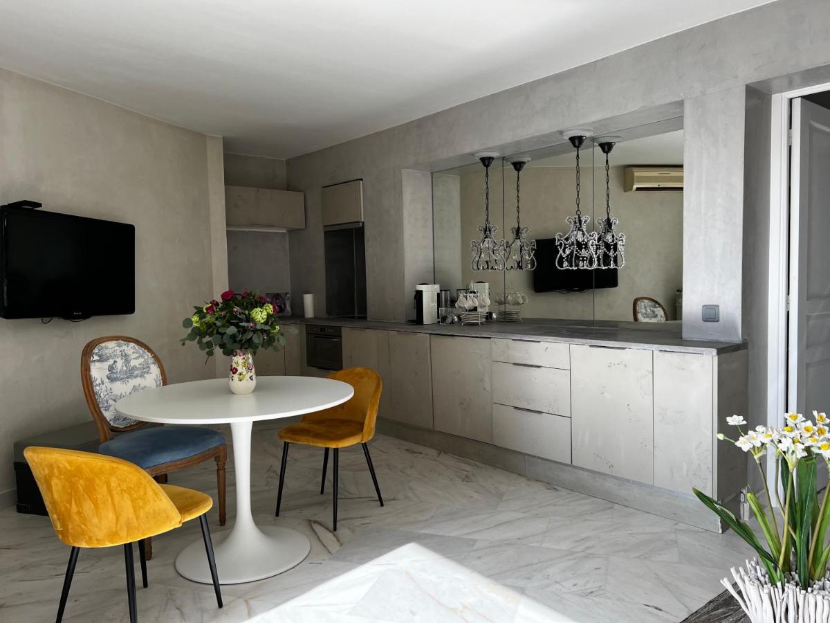 Apartment Borromees - Housity