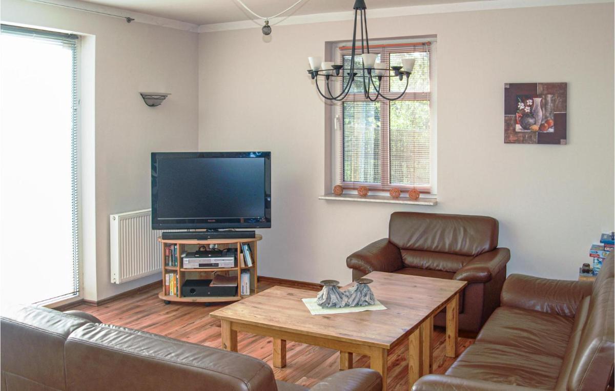4 Bedroom Awesome Home In Woldegk - Housity