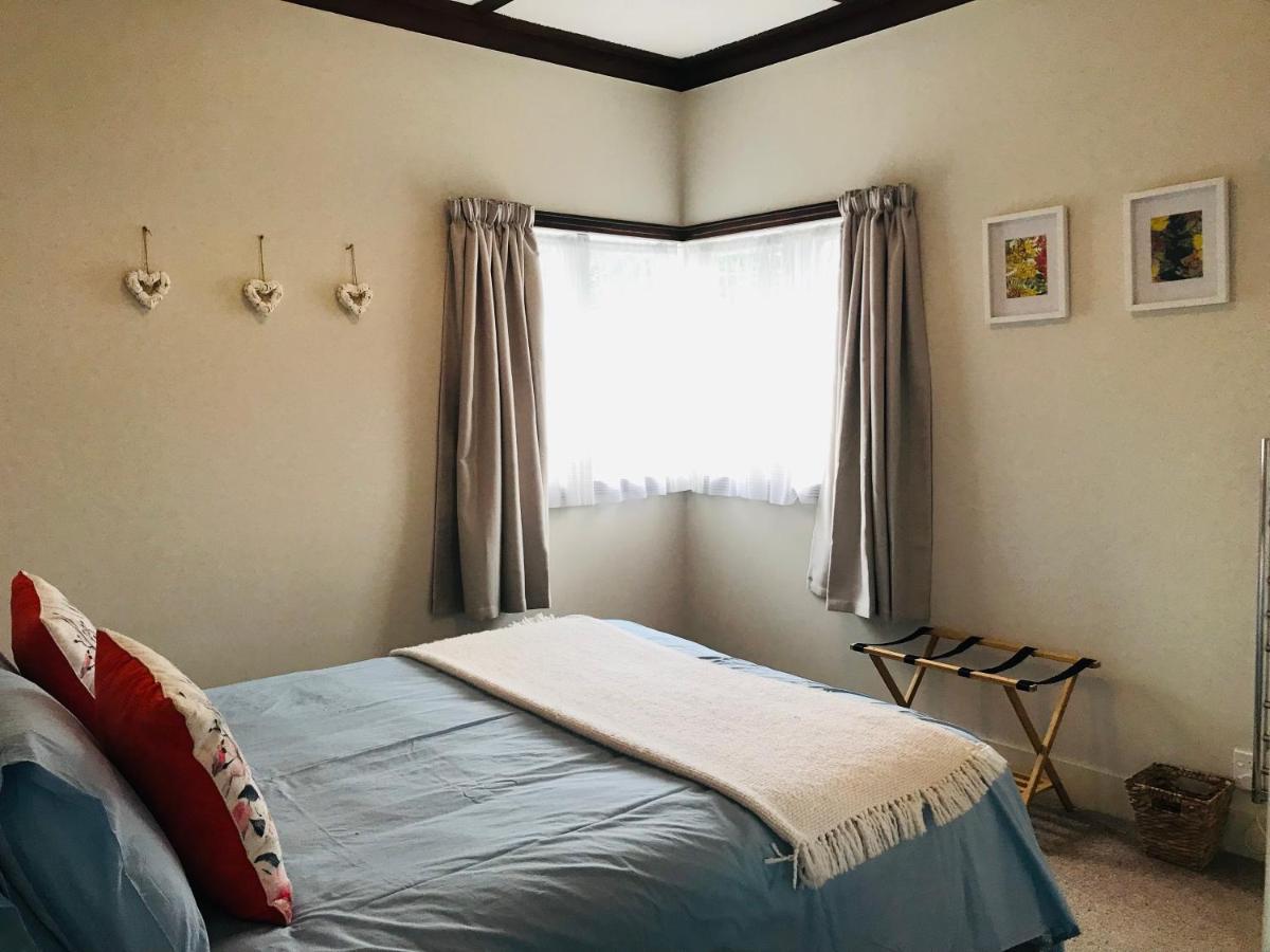 Serendipity Wharf Cottage - Housity