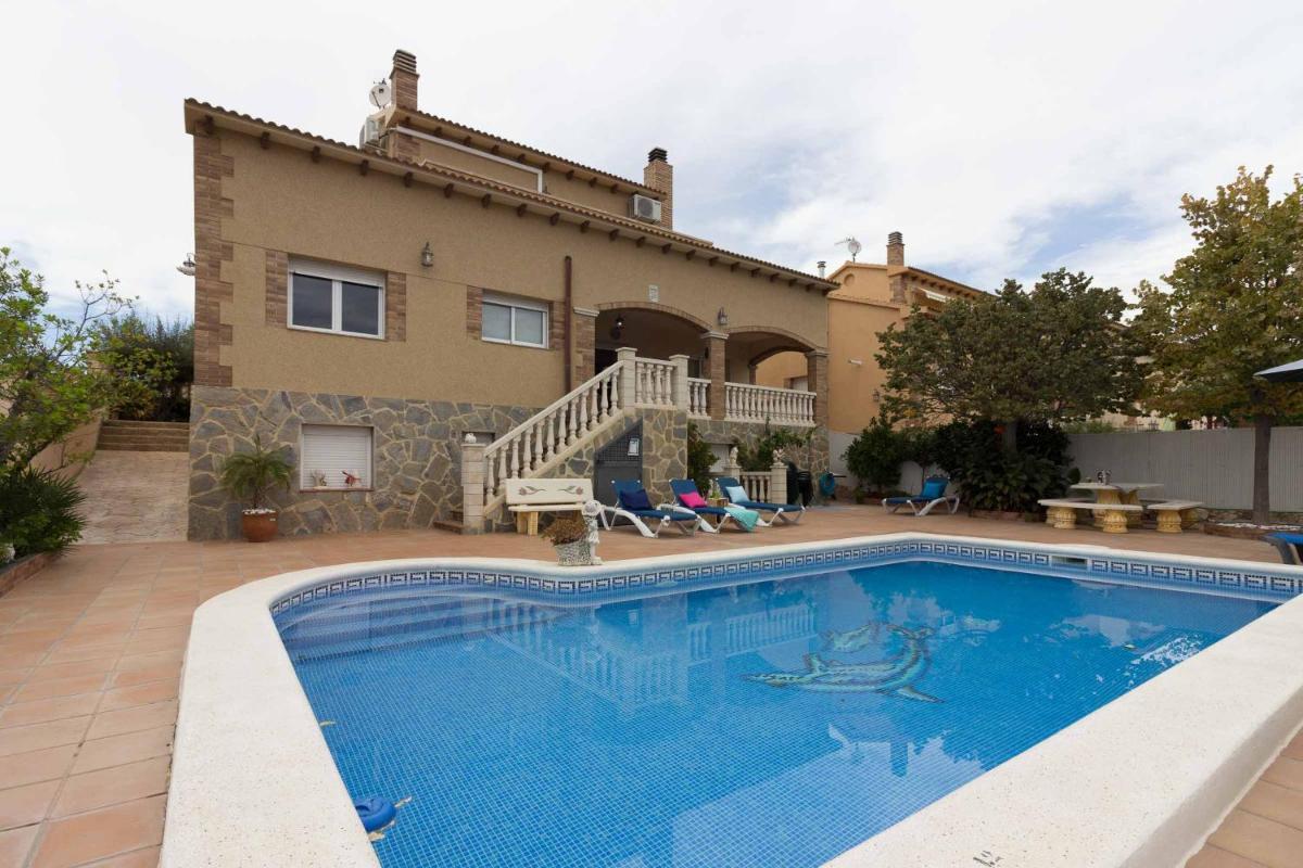 Villa CanRoda- Preciosa villa con piscina privada - Housity