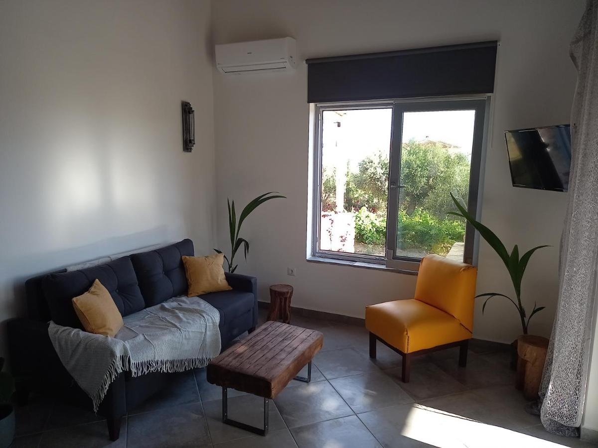 Koroni Stone House, newly built studios by the sea - Housity