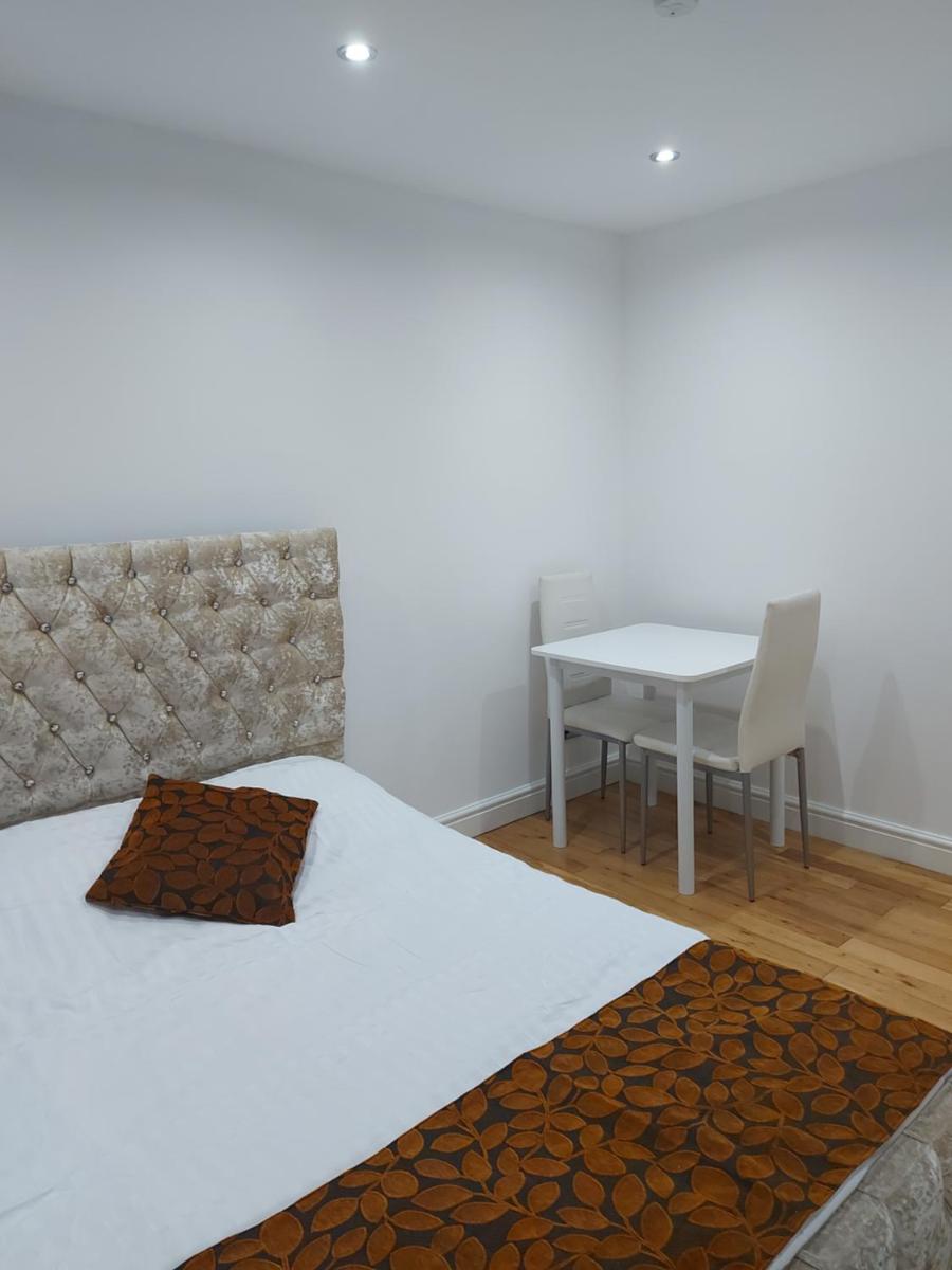 Apartment & Rooms in London - Housity