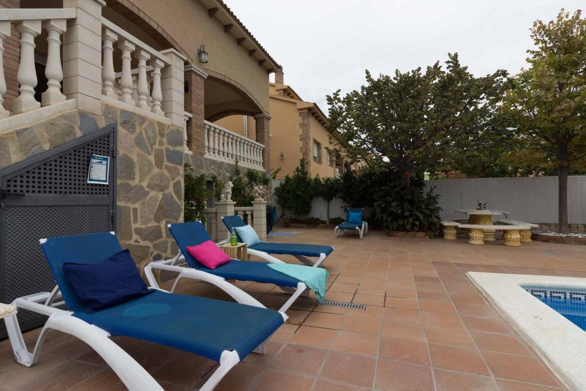 Villa CanRoda- Preciosa villa con piscina privada - Housity
