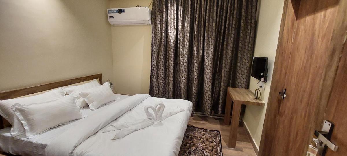 DREAM HOTEL - Housity