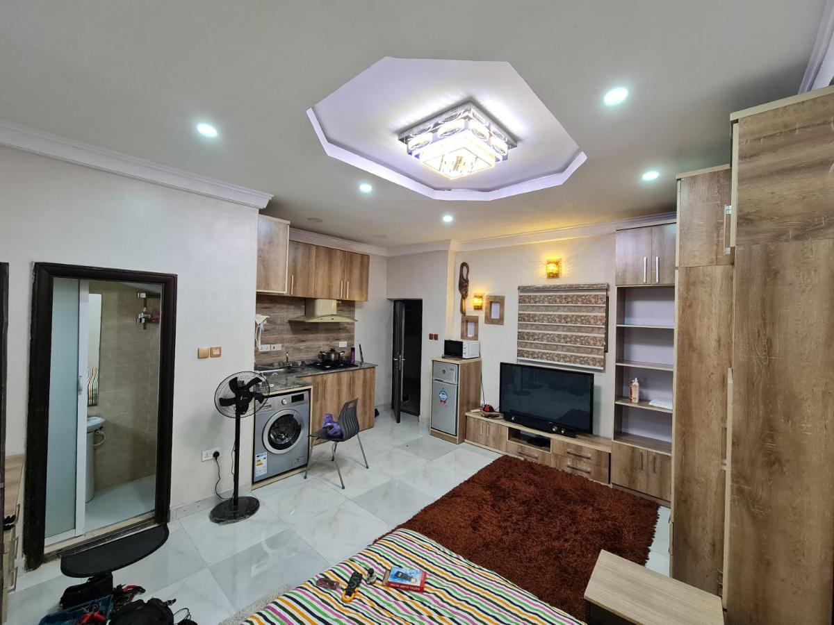 Tastefully Furnished 1 Bedroom Condo with Good Security - Housity