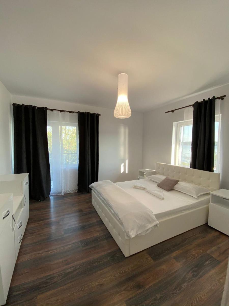 Beauty's Hideaway - Housity