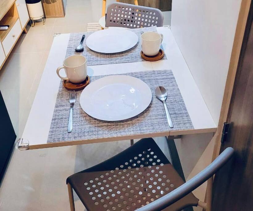 Fame Residence Along EDSA mins walk to Ortigas & SM Megamall - Housity