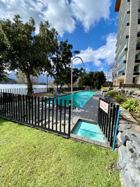 DEPTO PARQUE PINARES FRENTE AL LAGO, PRIMERA LINEA, NUEVO - Housity