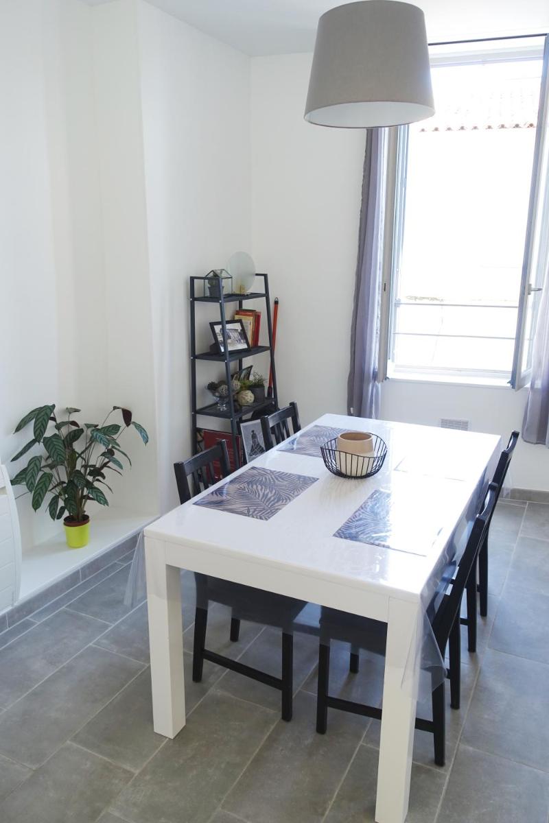 Maison Carrée/Coeur historique de Nîmes - Superbe Appt 55m² - Housity