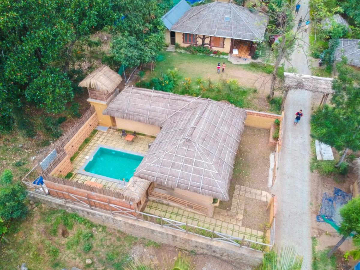 Earthen Pool Villa - Housity