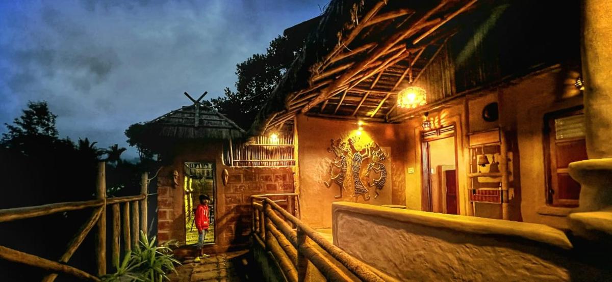 Earthen Pool Villa - Housity