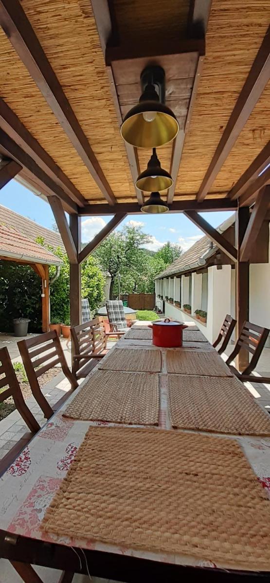 Padláskincsek Muskátlis Vendégház - Housity