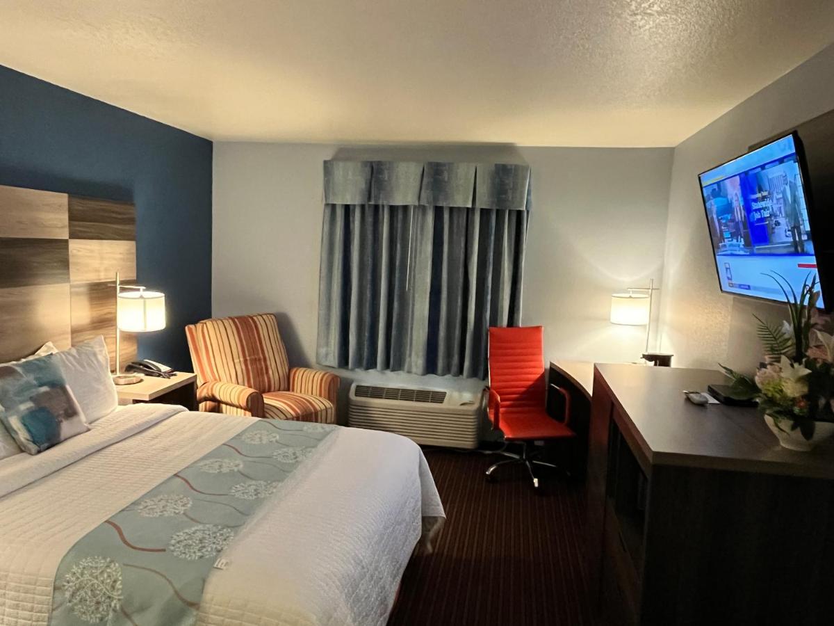 Garnett Hotel & RV Park - Housity