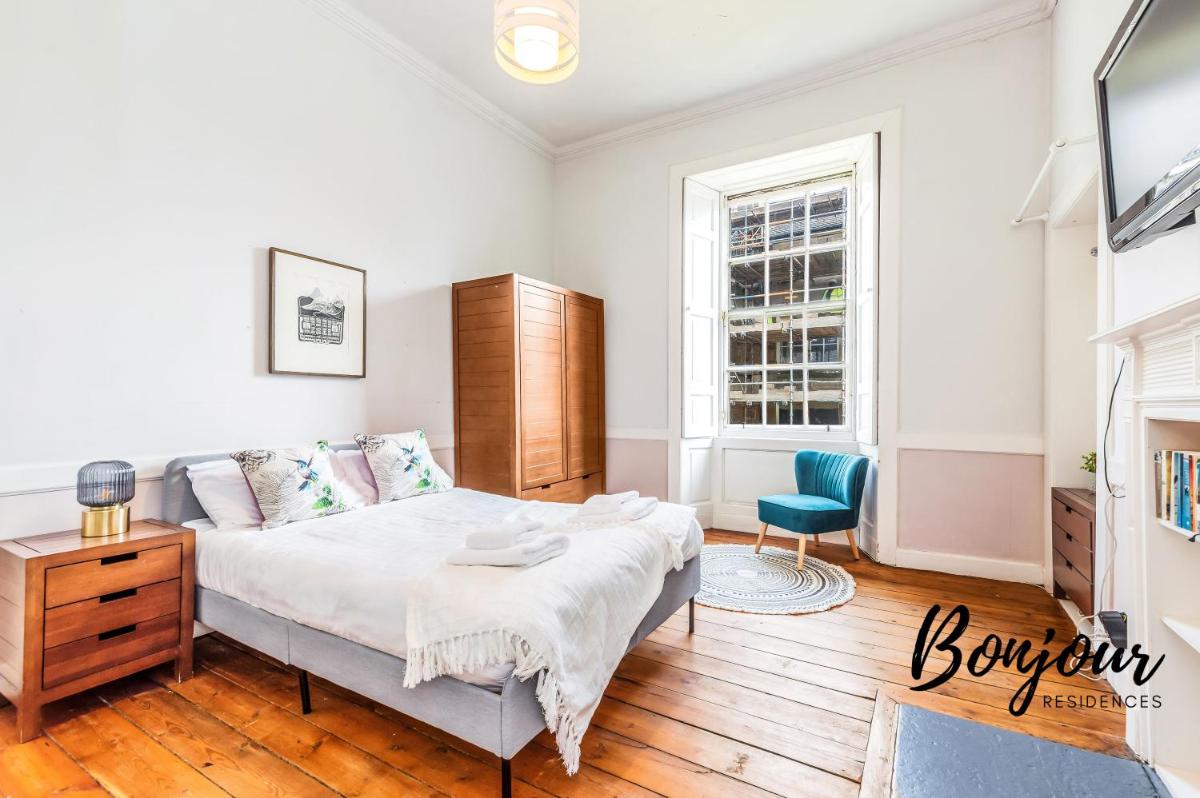*CENTRAL* St. James Quarter - FREE Parking & Great Views - Housity