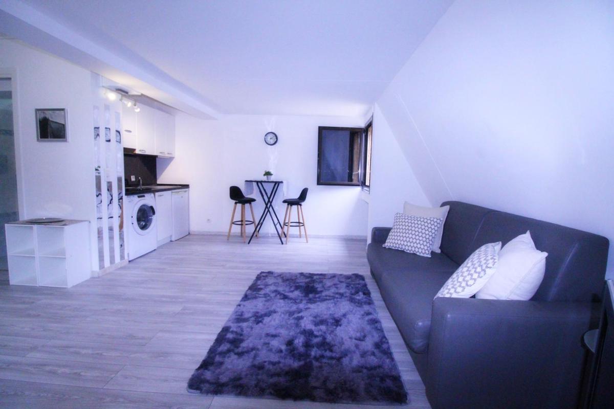 Large Studio Close to Monaco, Bnb Ric' keys - Housity