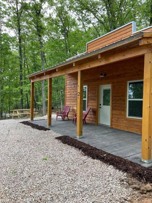 Nostalgic Route 66 Cabin near Blue Springs Ranch - Housity