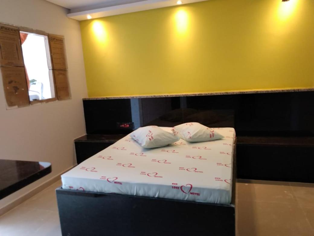Hotel Red Love - Housity