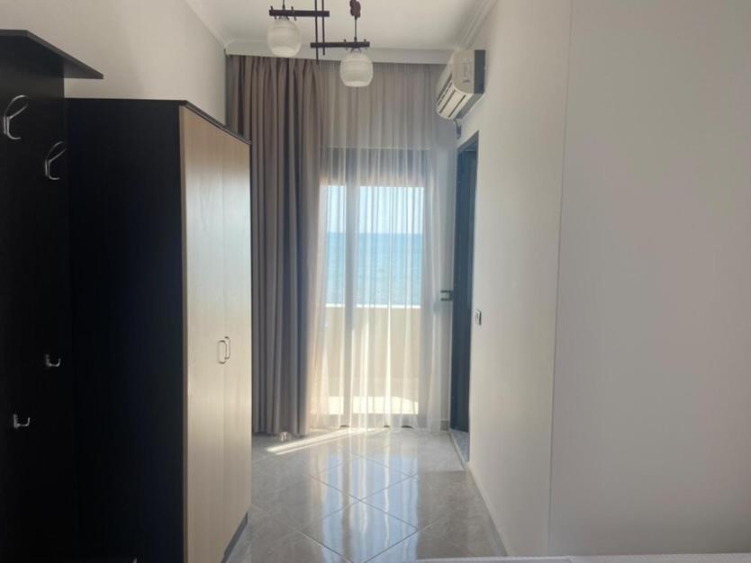 Hotel Tirona - Housity