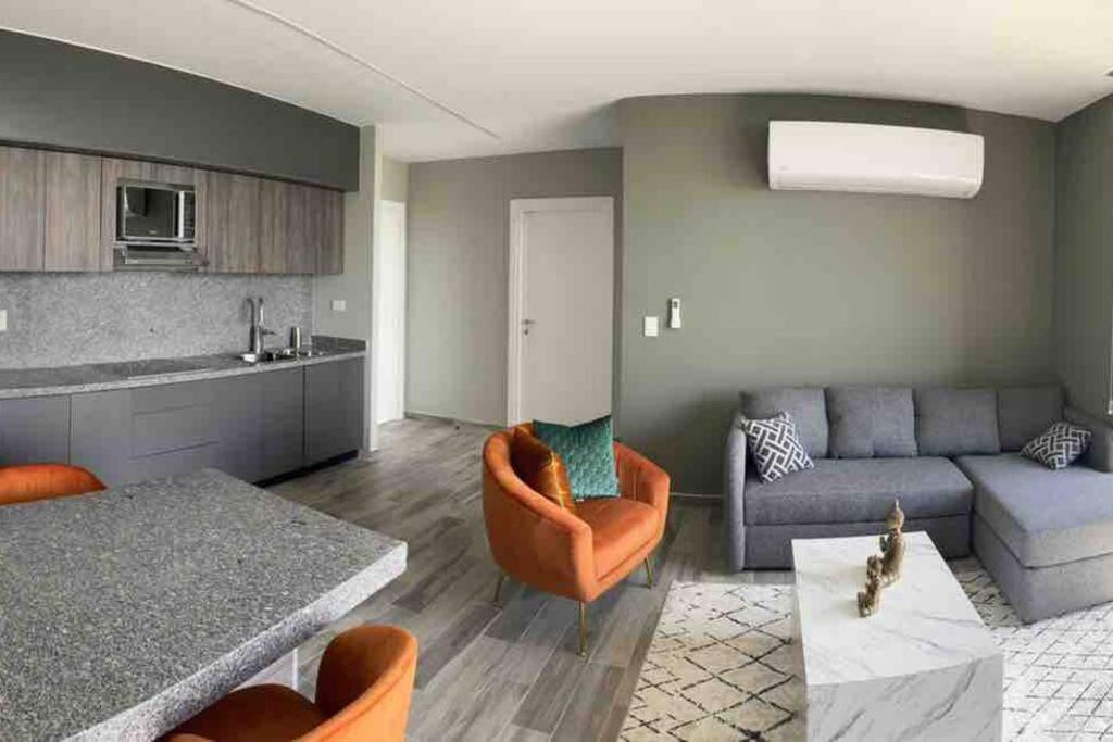 Luxurious Family and Executive Apartment - Housity