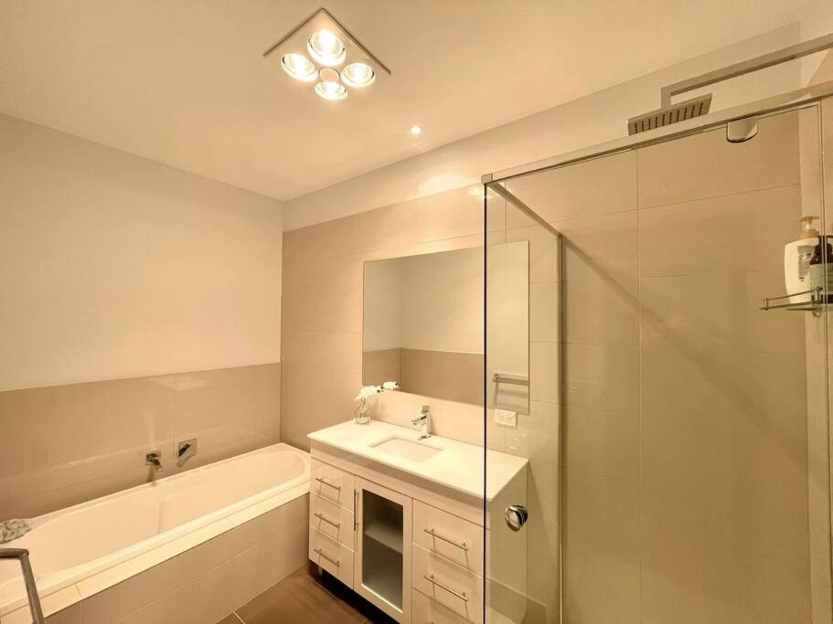Seaford Sands - Be Beside The Seaside - Housity