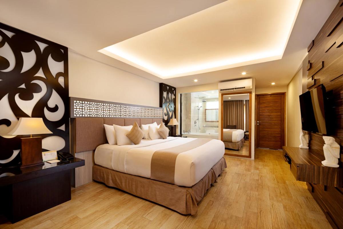 Villa Kayu Raja - Housity