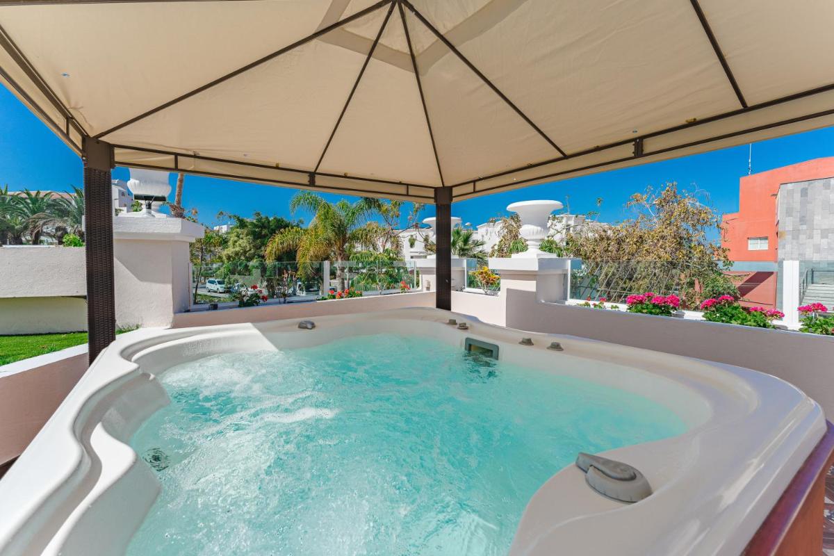 Piscina en o cerca de Flamingo Suites Boutique Hotel