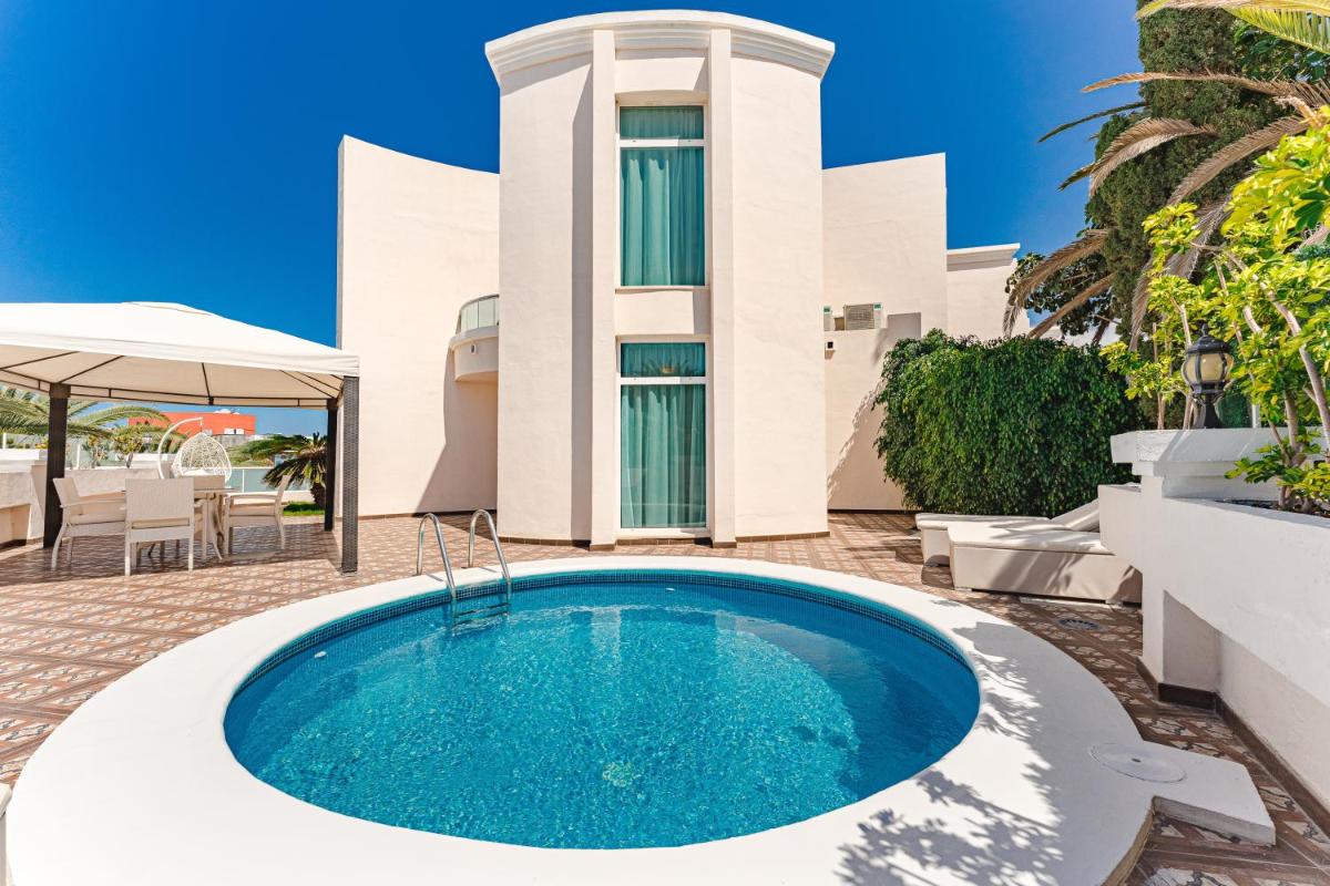 Piscina en o cerca de Flamingo Suites Boutique Hotel