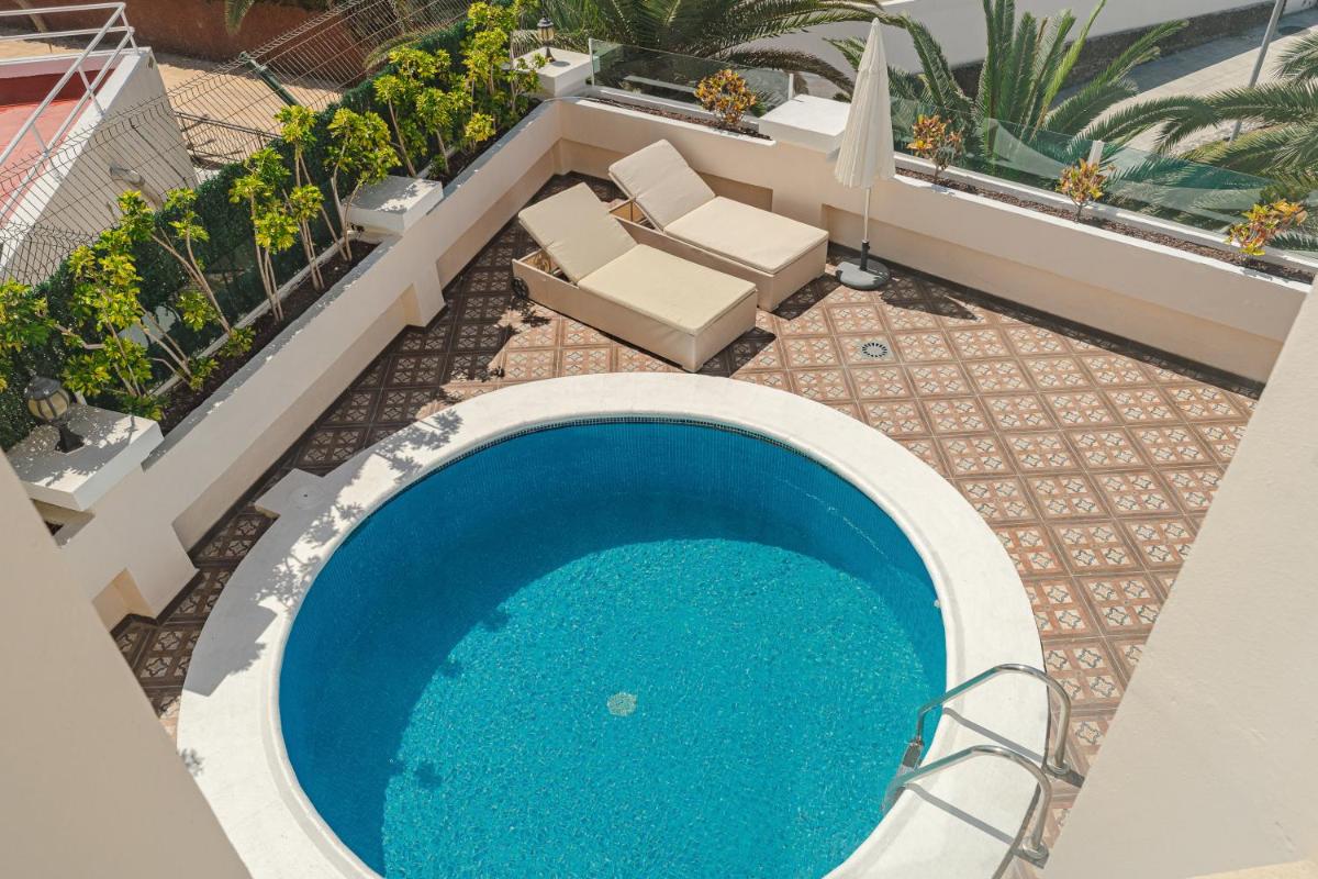Piscina en o cerca de Flamingo Suites Boutique Hotel
