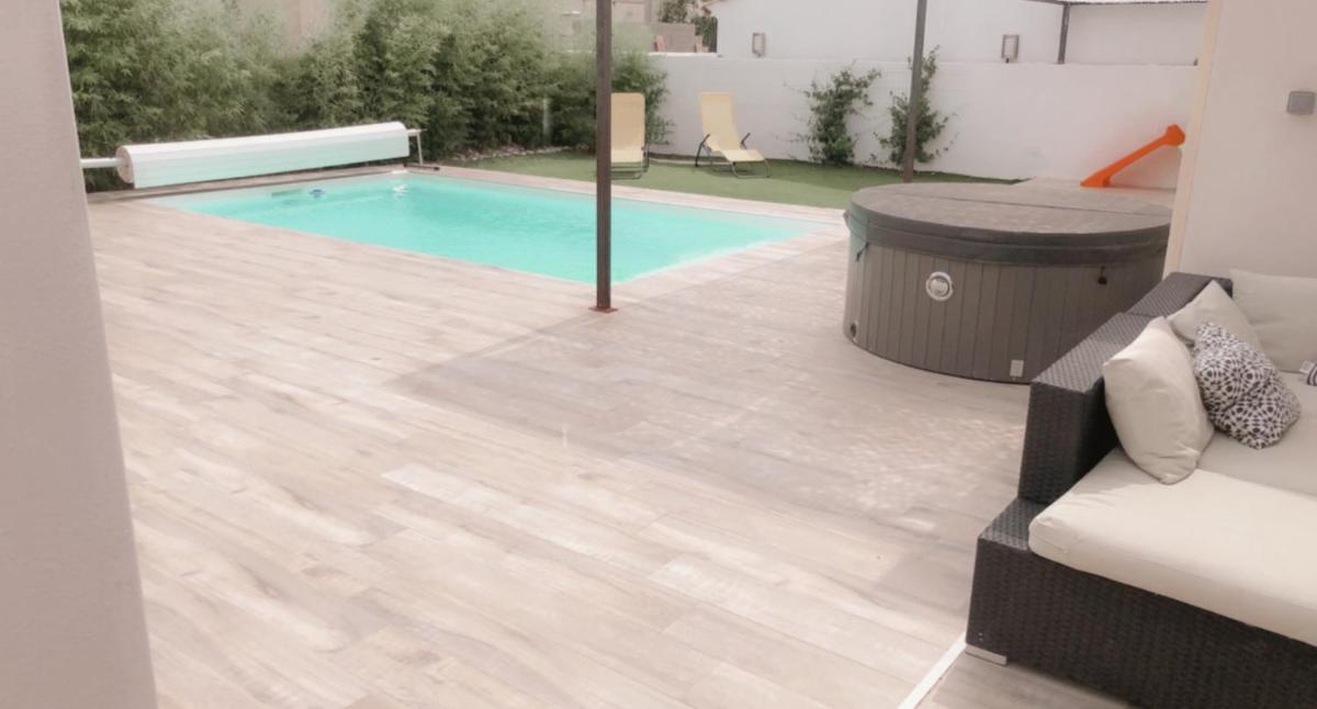 Magnifique villa avec Pool House piscine et jacuzzi - Housity