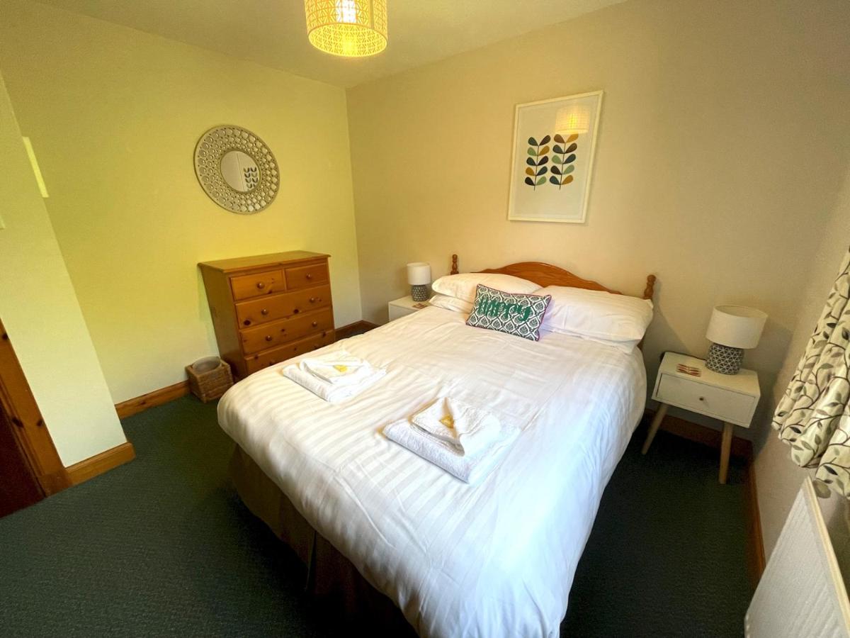 Pass the Keys Beautiful 3BR Lodge - Stunning Beach and Golf Location - Housity