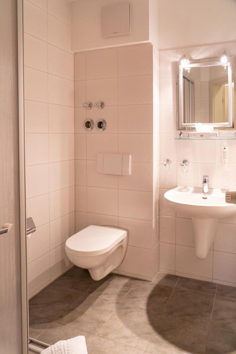 Parkhotel Neustadt Garni - Housity