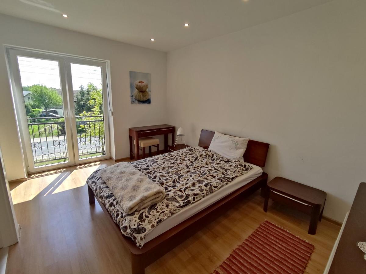 Apartament GórnyŚląsk blisko jeziora - 120qm - 3 sypialnie z parkingiem i klimatyzacją - Flat UpperSilesia with Parking & air conditioning - Ferienwohnung OberSchlesien mit 3 Schlafzimmern inklusive Parkplatz und Klima - Nähe Badesee und Sandstrand - Housity