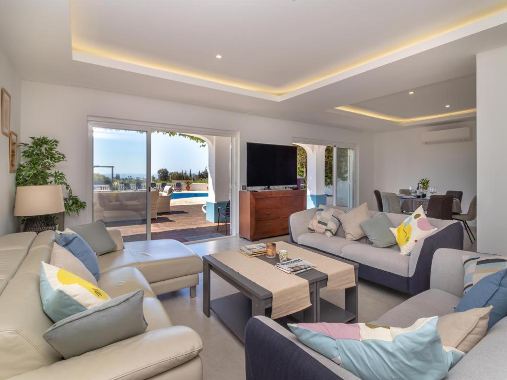 Villa Salto with fantastic ocean views - Housity