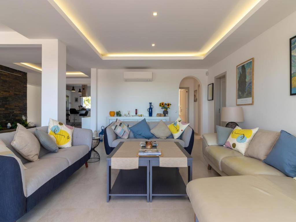 Villa Salto with fantastic ocean views - Housity