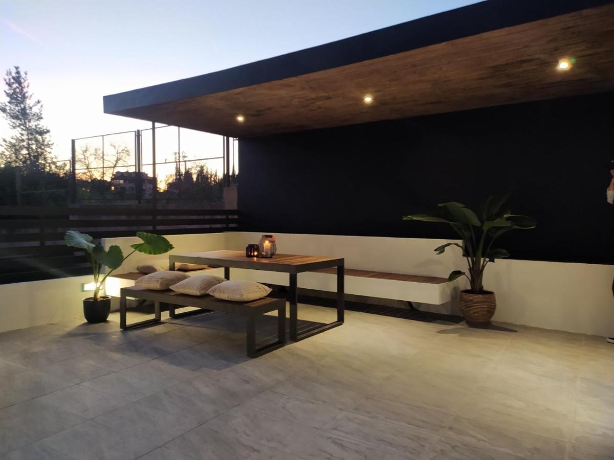 Urban F House - Housity