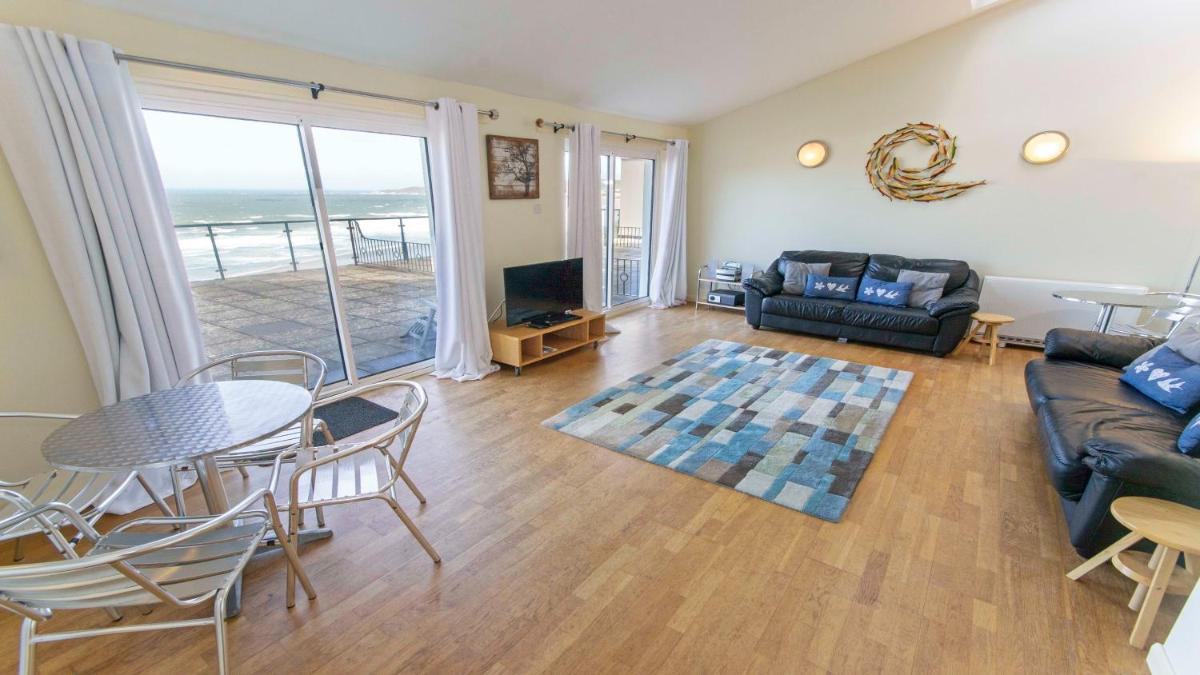 Clifton Court Apt 15 with Indoor Heated Pool - Housity