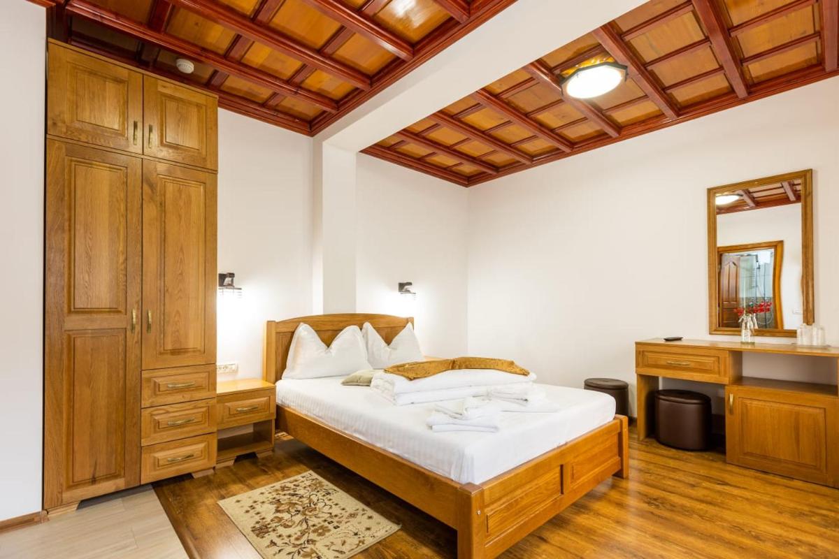 Pensiunea Manidum - Housity