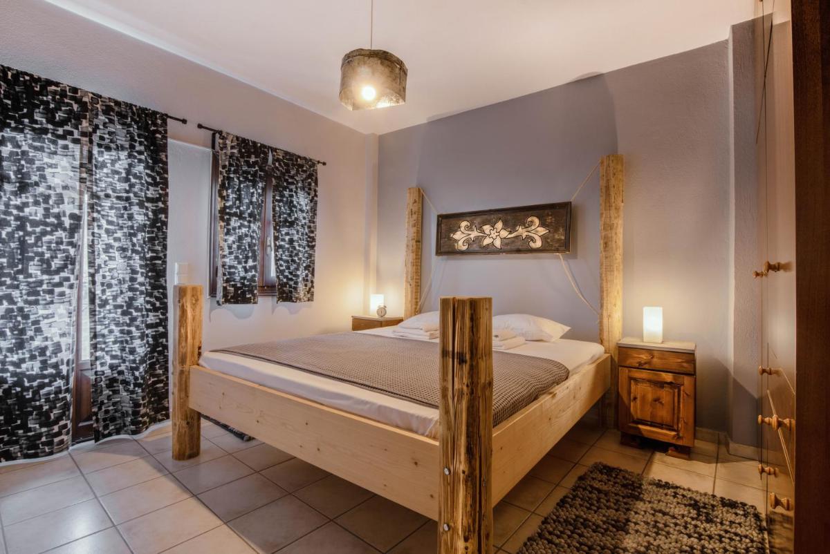 Varousi.Traditional house in old town of Trikala 1 - Housity