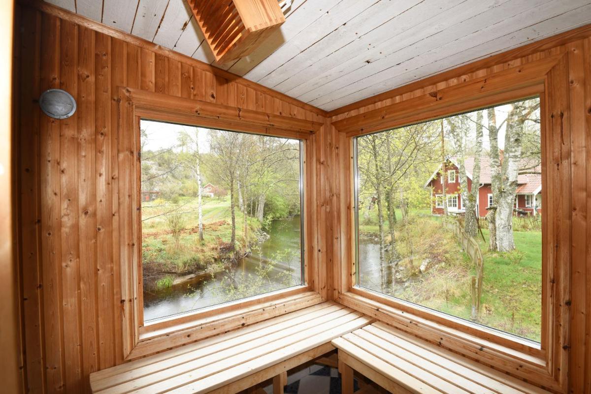 Idyllic holiday house in Sundshult - Housity