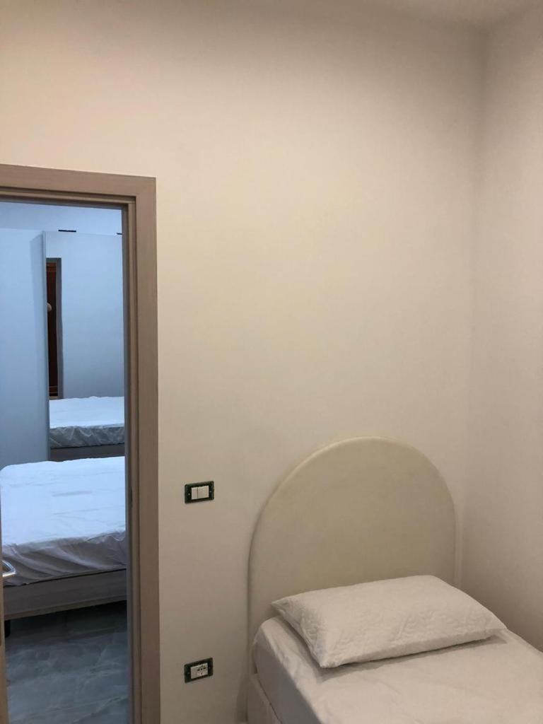 13 Minuti Dal Centro - Housity