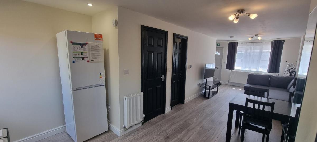 Shirely S, Milton, Cambridge, 2BR House, Newly Refurbished - Housity