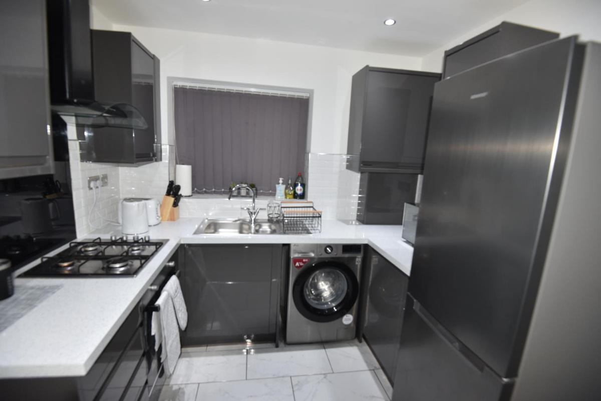 Cozy! 2-bedroom Exclusive Apartment near Bristol City Centre Easton Speedwell sleeps upto 6 - Hizvo