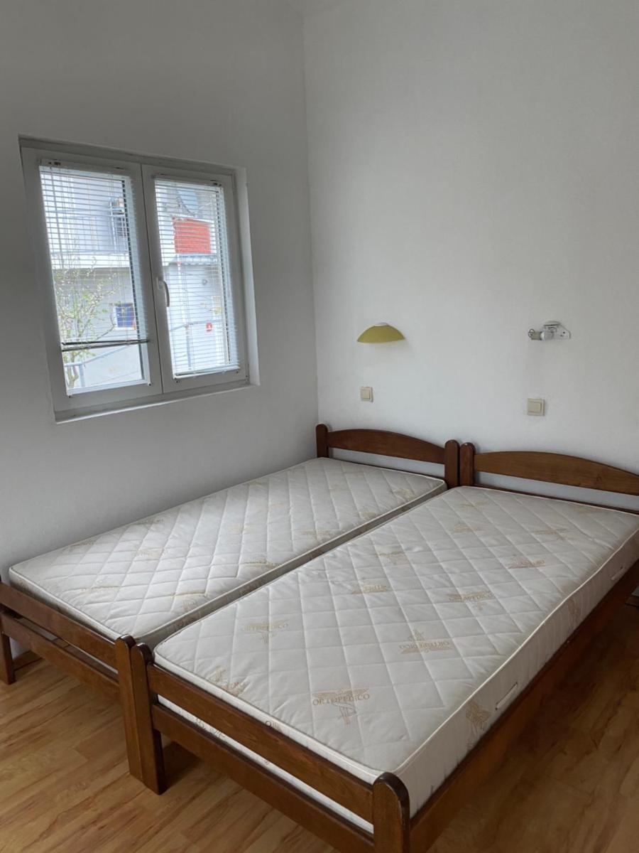 Zhil io v dome s terrasoi v prigorode khertseg novi - Housity