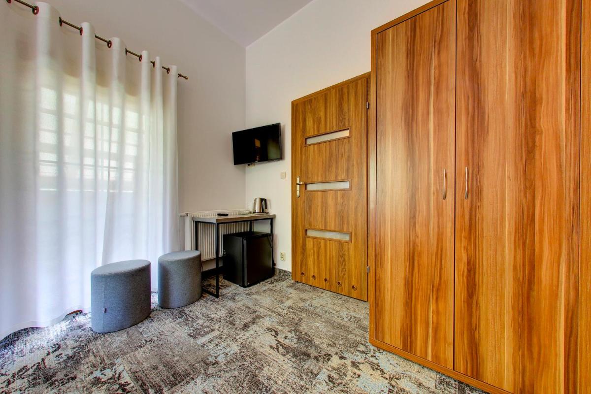 POD DEBEM Kompleks Zeglarsko-Rekreacyjny - Housity