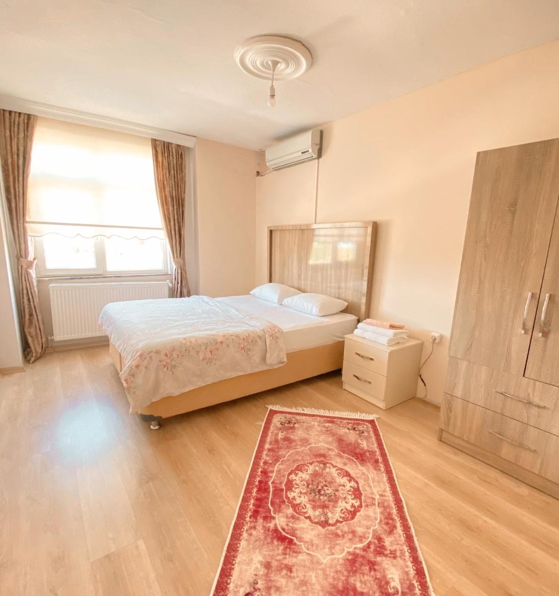 Blue House 61 - Housity
