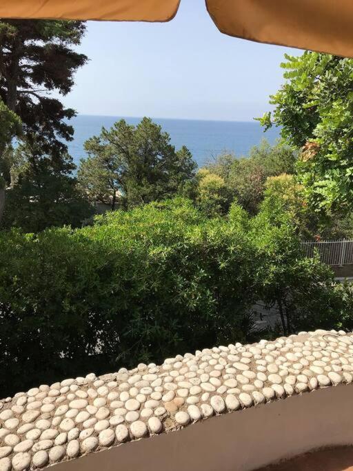 Villa con vista mare e spiaggia privata - Hizvo